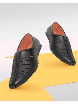 FREEPLAY - Boys Black Juttis