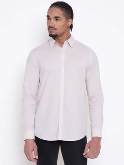 Guess - Men Off White Printed Spread Collar Shirt