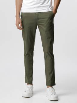 The Bear House - Ardor Edition Men Green Solid Tapered Fit Casual Chinos