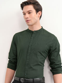 HIGHLANDER - Men Green Solid Slim Fit Casual Shirt