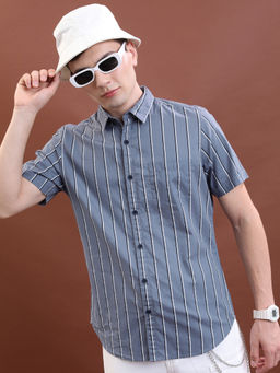 HIGHLANDER - Men Blue Slim Fit Vertical Striped Spread Collar Casual Shirt