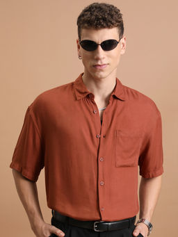 HIGHLANDER - Men Brown Solid Half Sleeves Oversized Casual Shirt