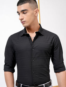 HIGHLANDER - Men Black Dobby Striped Regular Fit Casual Shirt