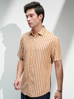 HIGHLANDER - Men Brown Regular Striped Casual Shirt
