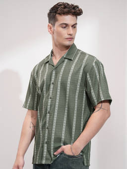 HIGHLANDER - Men Olive Popcorn Printed Cuban Collar Relaxed Shirt