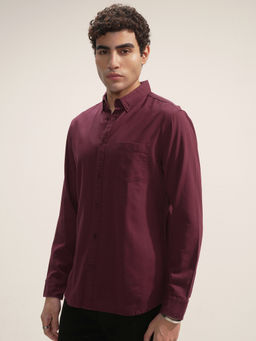 HIGHLANDER - Men Maroon Solid Button Down Collar Regular Fit Casual Shirt