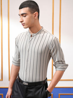 HIGHLANDER - Men Grey Popcorn Striped Mandarin Collar Slim Fit Casual Shirt