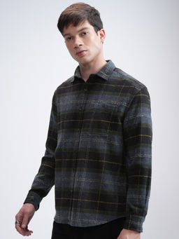 HIGHLANDER - Men Navy Blue Grindle Yarn Checked Relaxed Shirt