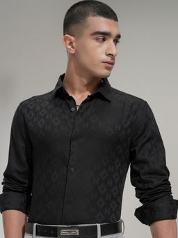 HIGHLANDER - Men Black Dobby Textured Cuban Collar Oversized Shirt