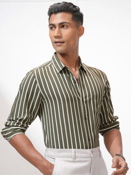 HIGHLANDER - Men Green Striped Casual Shirt