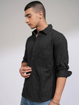 HIGHLANDER - Men Black Textured Casual Shirt
