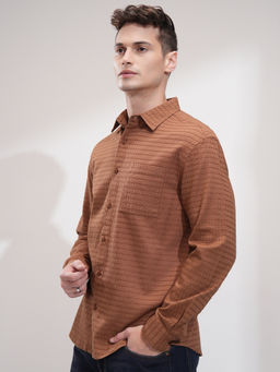 HIGHLANDER - Men Brown Dobby Textured Relaxed Shirt