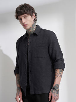 HIGHLANDER - Men Black Relaxed Fit Textured Spread Collar Casual Shirt