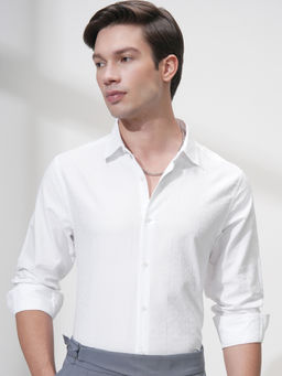 HIGHLANDER - Men White Slim Fit Opaque Party Shirt