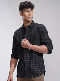 HIGHLANDER - Men Black Grindle Yarn Checked Casual Shirt