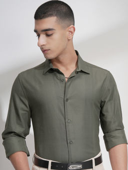 HIGHLANDER - Men Olive Regular Fit Textured Spread Collar Casual Shirt
