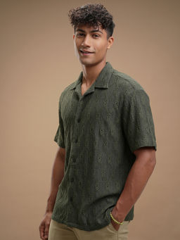 HIGHLANDER - Men Green Relaxed Fit Textured Cuban Collar Casual Shirt