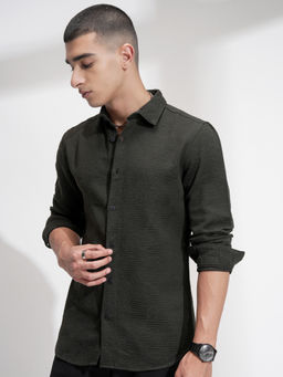 HIGHLANDER - Men Olive Regular Fit Textured Spread Collar Casual Shirt