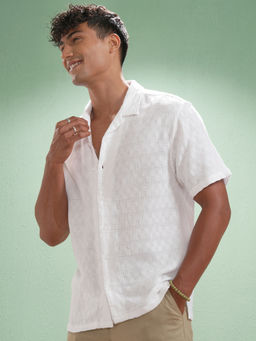 HIGHLANDER - Men White Regular Opaque Casual Shirt