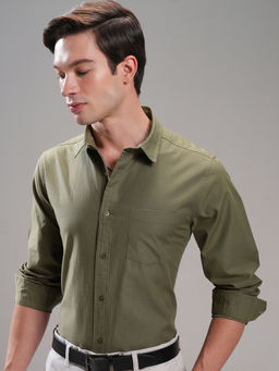 HIGHLANDER - Men Olive Straight Regular Fit Shirt