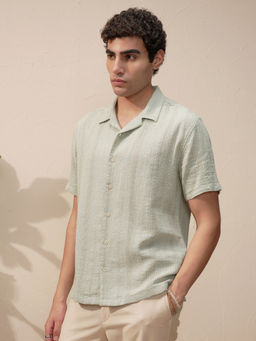HIGHLANDER - Men Green Dobby Textured Cuban Collar Oversized Shirt