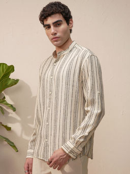 HIGHLANDER - Men Off White Striped Mandarin Collar Relaxed Fit Casual Shirt