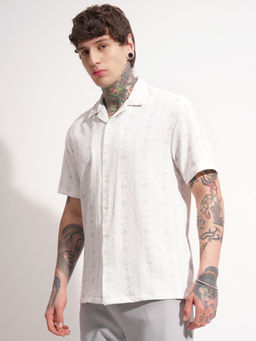 HIGHLANDER - Men White Popcorn Textured Cuban Collar Relaxed Fit Shirt