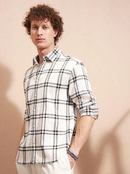 HIGHLANDER - Men White Dobby Checks Relaxed Shirt