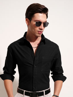 HIGHLANDER - Men Black Solid Relaxed Shirt