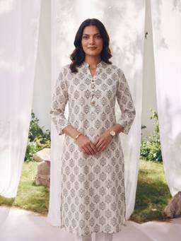 Rangita - Women Off White Rayon Printed Straight Kurta