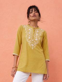max - Yellow Women Embroidered Straight Kurti