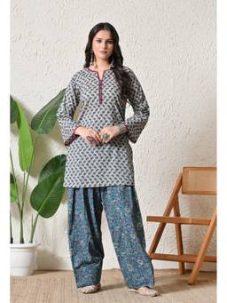 Laado - Women Navy Blue Floral Farshi with Lace Details Kurta with Salwar