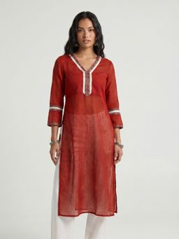 NISHORAMA - Red Alizeh Mul Side Slit Kurta