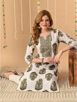 Surhi - White Cotton Printed Embroidered Kurta