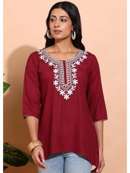 Saffe - Maroon White Floral Embroidered Short Kurti