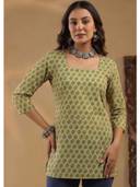 Green color option, Sold out, Currently selected