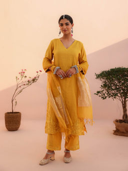 CHARU MAKKAR - Aarohi Mustard Yellow Kurta with Pant and Dupatta (Set of 3)