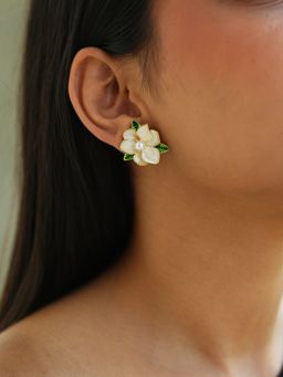 ISHKAARA - Flower Pearl Stud Earrings