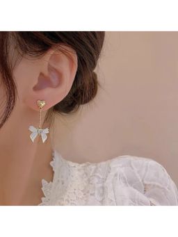 ISHKAARA - Heart Bow White Drop Earrings