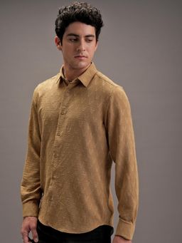 LOCOMOTIVE - Men Mustard Textured Casual Shirt