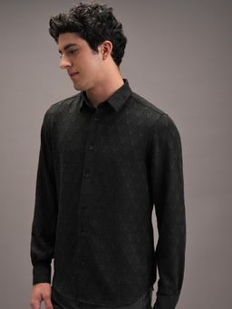 LOCOMOTIVE - Men Black Textured Casual Shirt