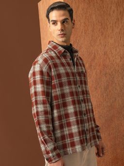 LOCOMOTIVE - Men Red Checks Casual Shirt