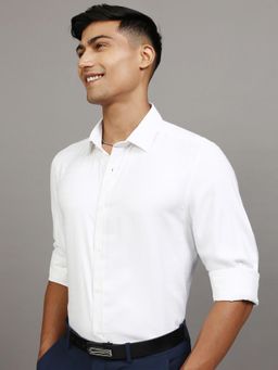 LOCOMOTIVE - Men White Solid/Plain Casual Shirt