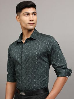 LOCOMOTIVE - Men Green Abstract Casual Shirt