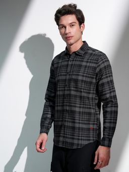 LOCOMOTIVE - Men Black Checks Casual Shirt