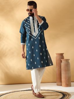KRAFT INDIA LUXE - Men Blue Embroidered Regular Fit Kurta with Pyjama (Set of 2)