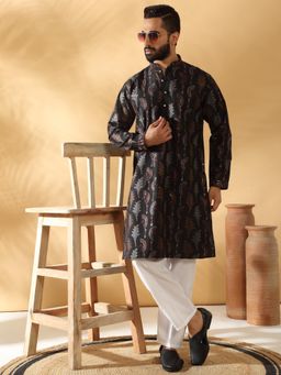 KRAFT INDIA LUXE - Men Black Floral Regular Fit Kurta with Pyjama (Set of 2)