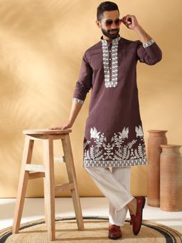 KRAFT INDIA LUXE - Men Wine Embroidered Regular Fit Kurta with Pyjama (Set of 2)