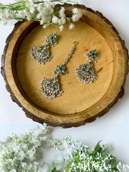 I Jewels - Rhodium Plated Traditional Handcrafted Earrings with Maang Tikka (Te2872Zg)