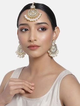 I Jewels - Gold Plated Traditional Kundan Pearl Earrings & Maang Tikka (Te2501W)
